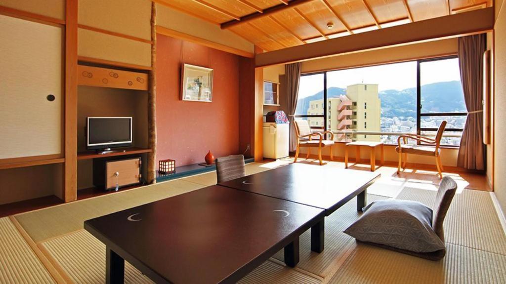 Tsukino Sumika Atami Juraku Hotel Exterior foto