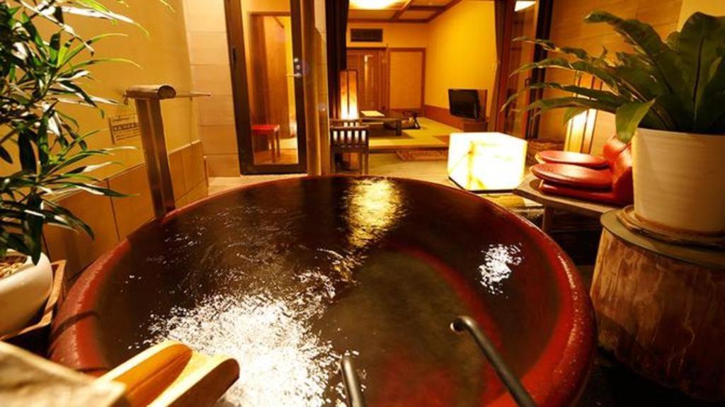 Tsukino Sumika Atami Juraku Hotel Exterior foto