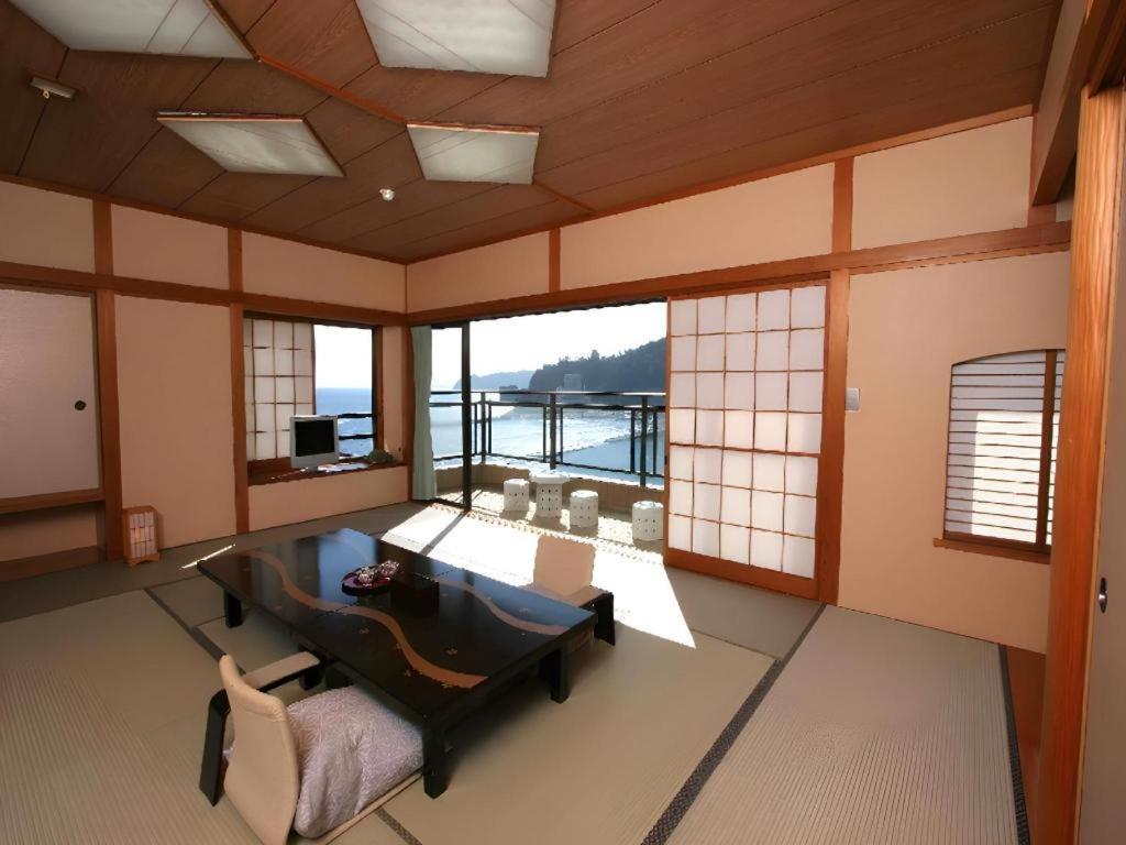 Tsukino Sumika Atami Juraku Hotel Exterior foto